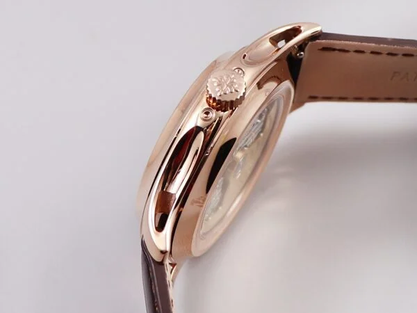 Complications 5205R-011 ANNUAL CALENDAR, MOON PHASES.  40 mm,Rose gold