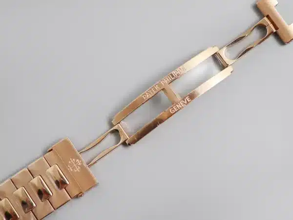 Nautilus 5711/1R-001  40 mm, Rose Gold