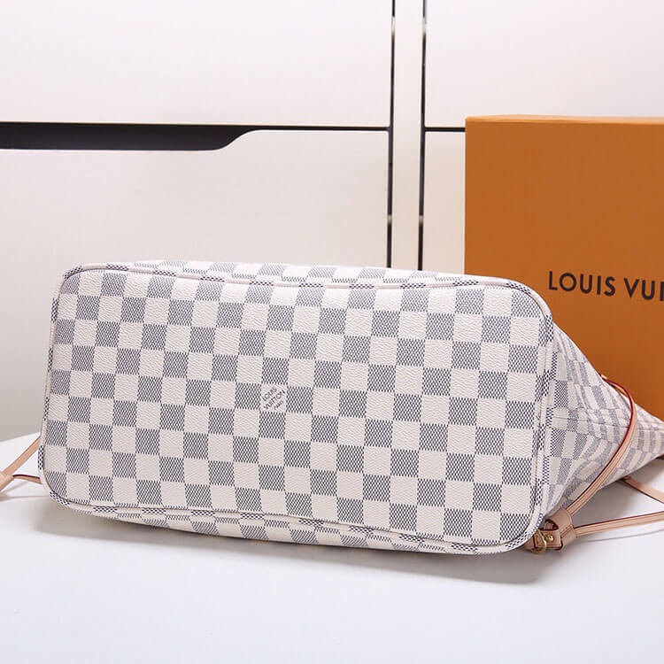 Louis Vuitton Neverfull MM Tote