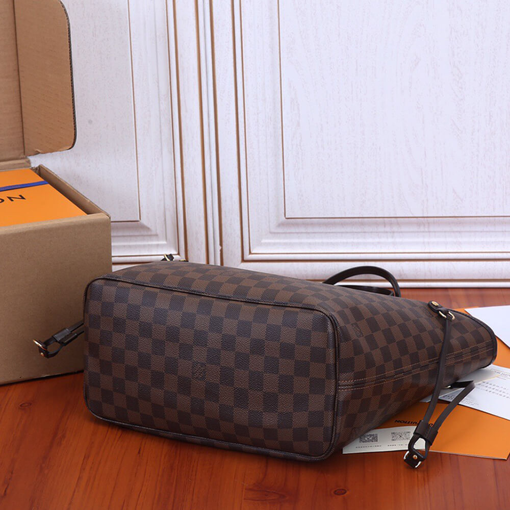 Louis Vuitton Neverfull MM Tote
