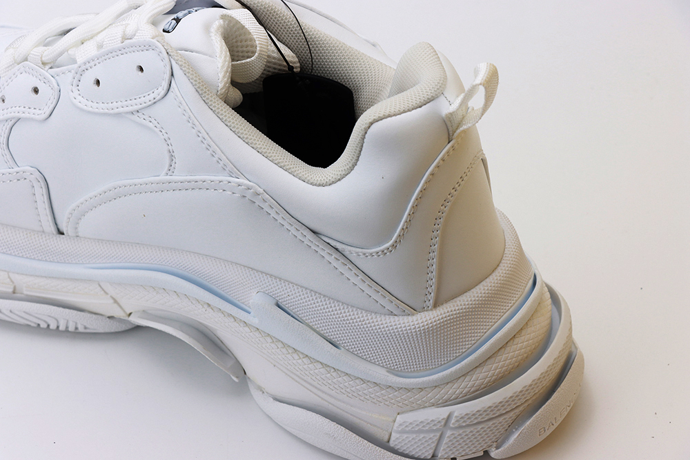 BALENCIAGA TRIPLE S SNEKAER “WHITE”
