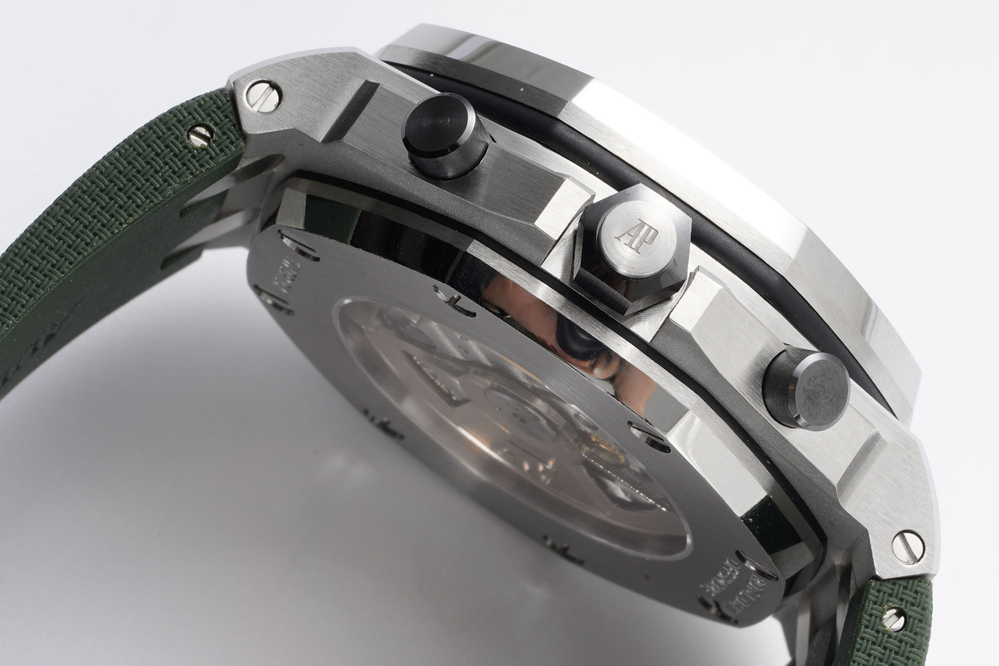 Royal Oak Offshore 42 mm, Green Ref. 26238TI.OO.A056CA.01