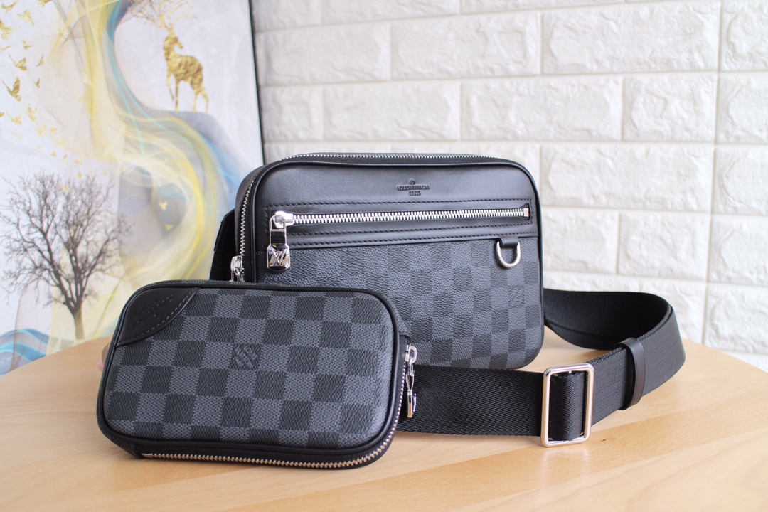 Louis Vuitoon N50018 Scott Messenger Damier Graphite Coated Canvas
