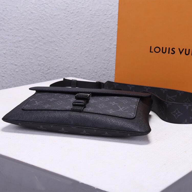 Louis Vuitton Outdoor Flap Messenger