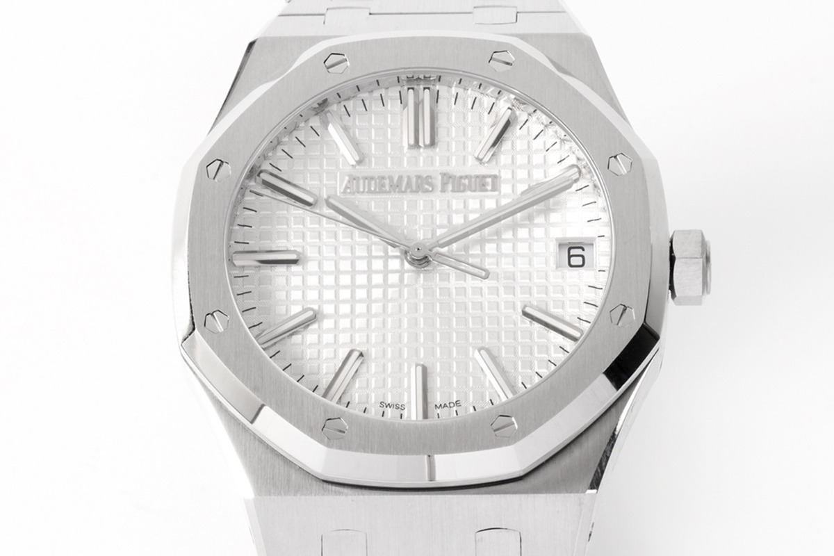 Royal Oak 50th Anniversary 41 mm, White Ref. 15510ST.OO.1320ST.03