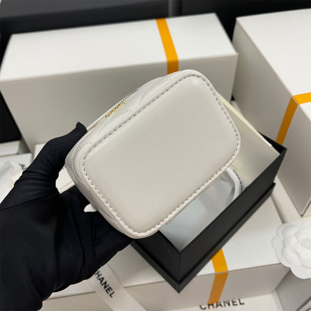 Chanel SMALL VANITY WITH CHAIN