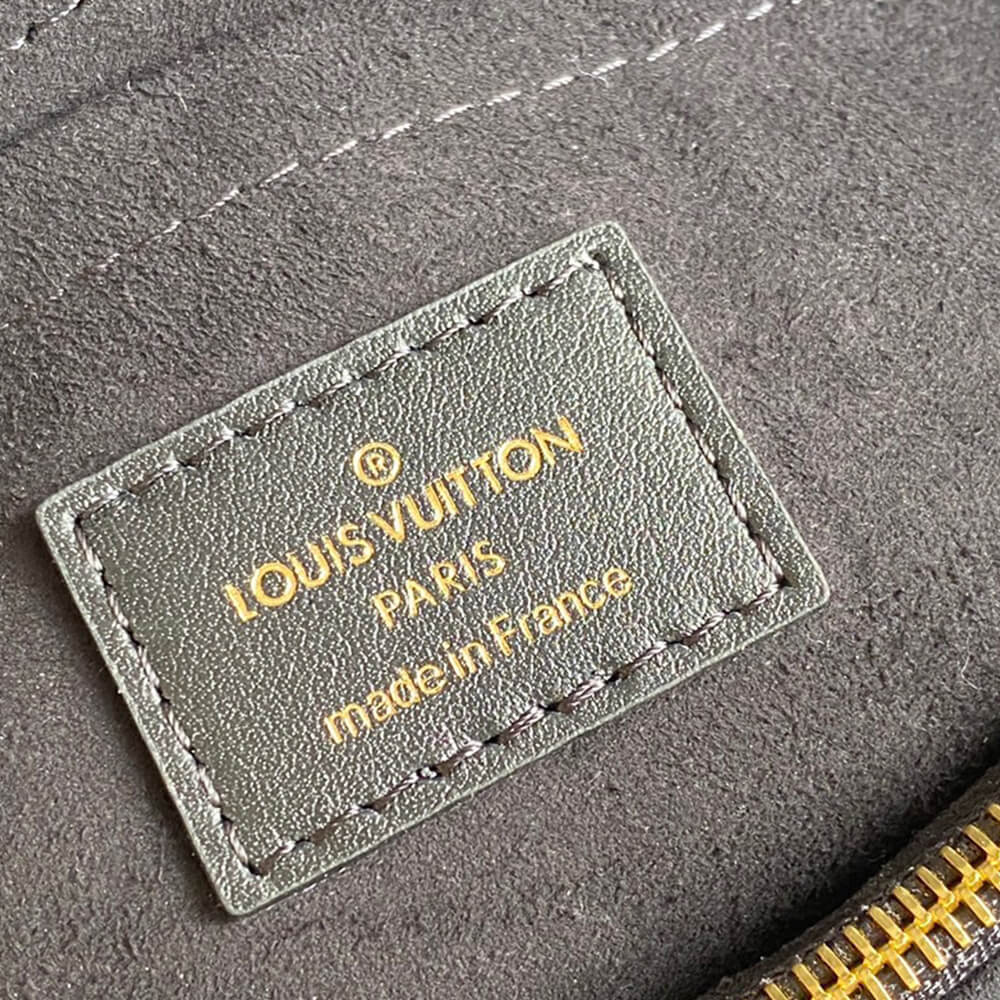 Louis Vuitton Hold Me