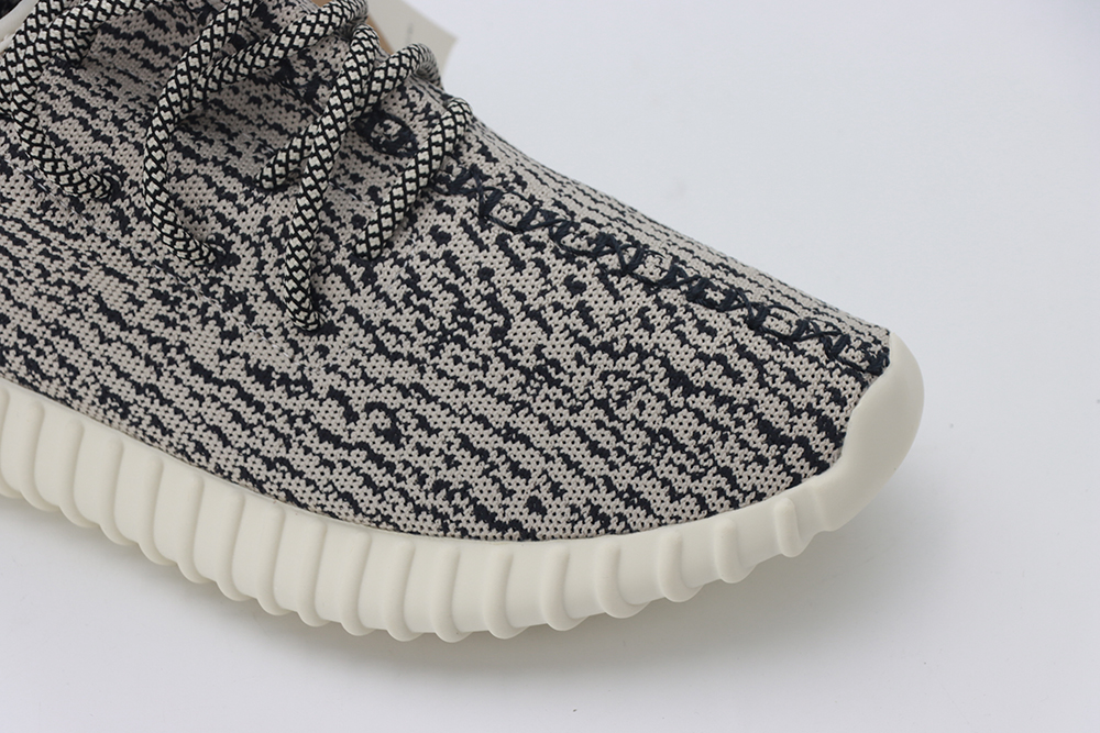 Yeezy 350 ‘Turtle Dove'(2022)