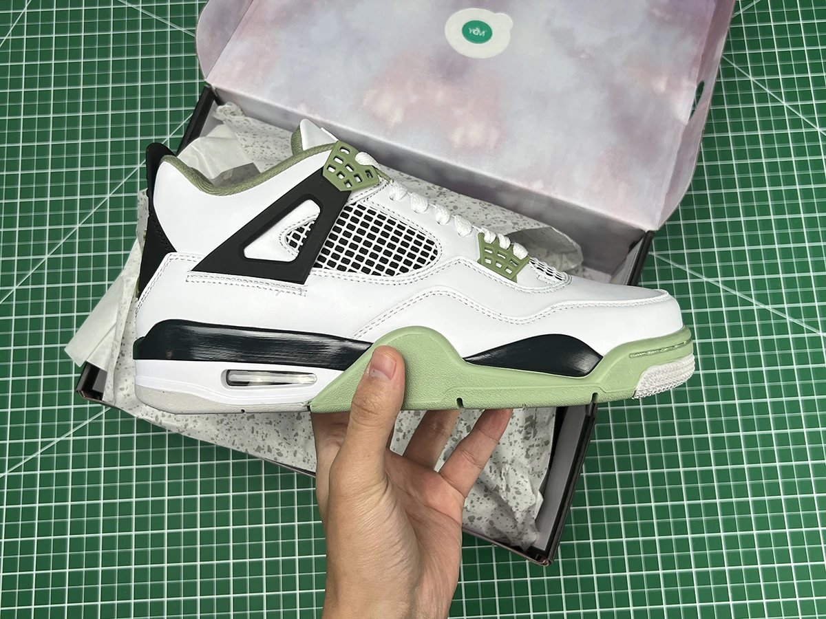 Air Jordan 4 Retro ‘Seafoam’ Reps