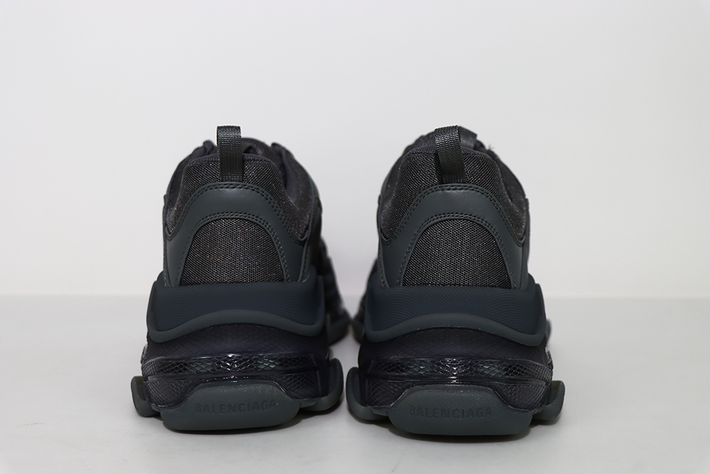 BALENCIAGA TRIPLE S SNEKAER “Dark Gray”