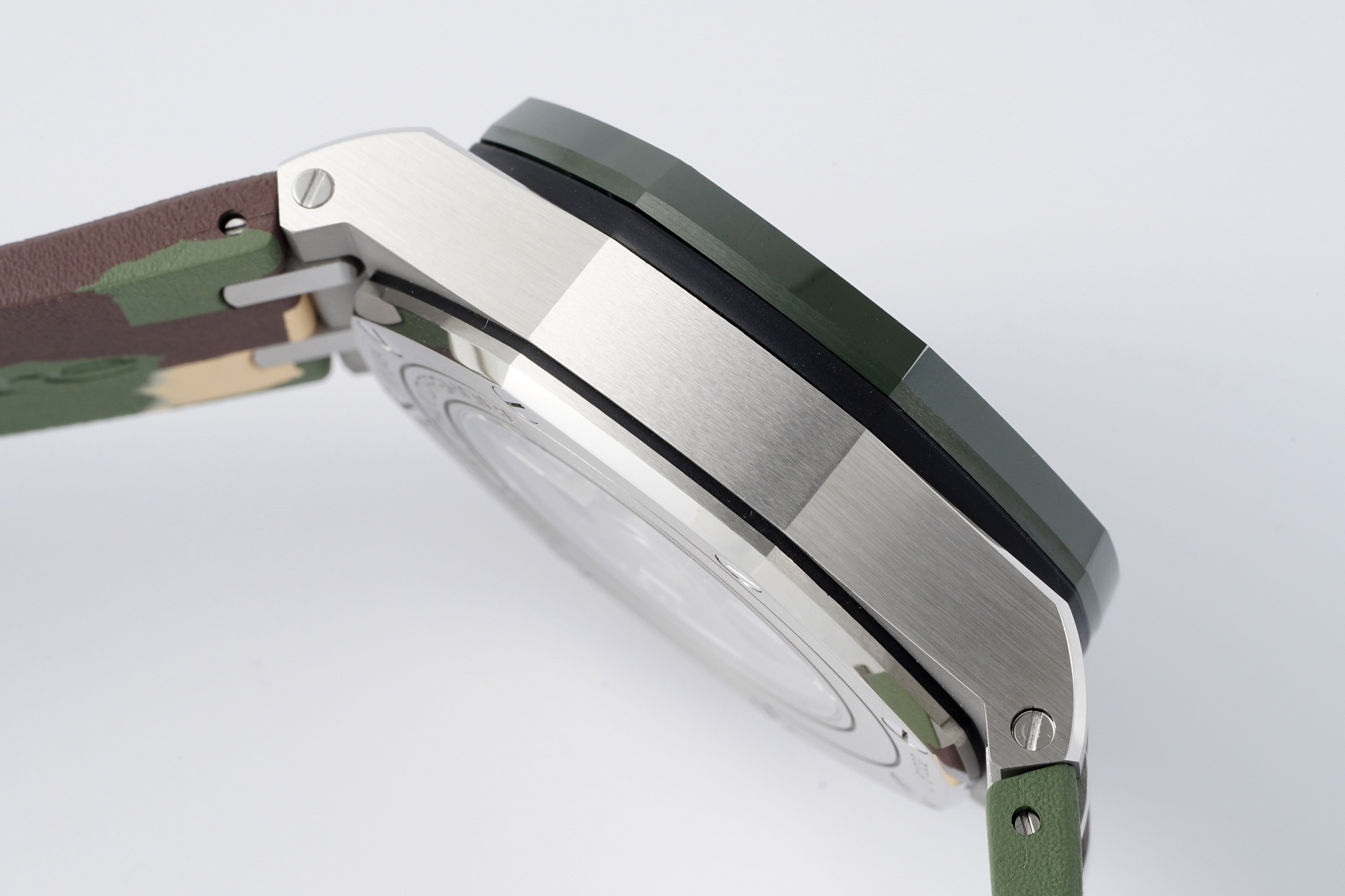 Royal Oak Offshore 44 mm, Green Ref. 26400SO.OO.A055CA.01