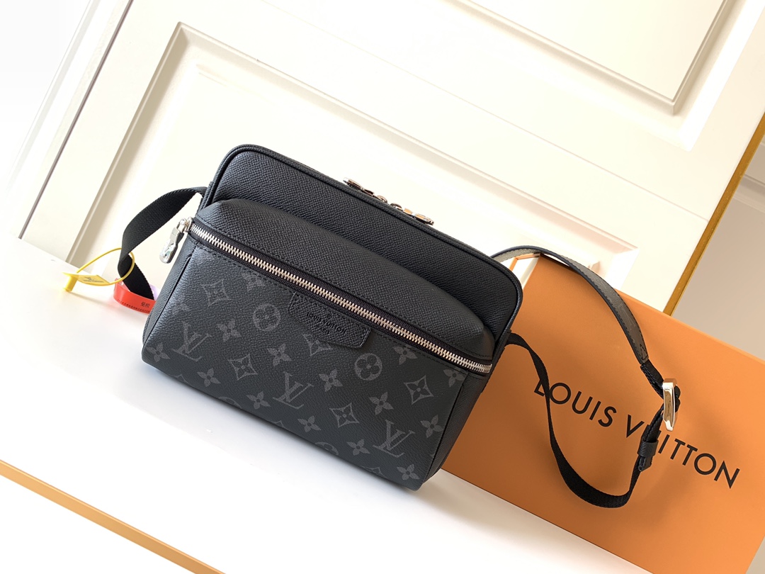 Louis Vuitton M30233 Outdoor Messenger Bag Cowhide Leather and Monogram Eclipse coated canvas