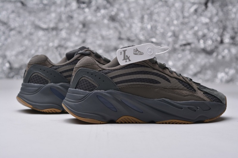 YEEZY 700 V2 “GEODE”