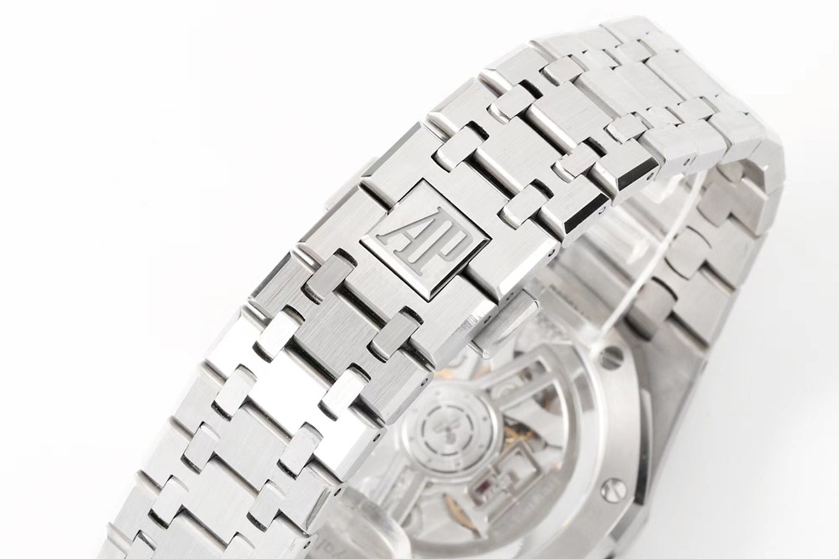 Royal Oak 50th Anniversary 41 mm, Green Ref. 15510ST.OO.1320ST.04
