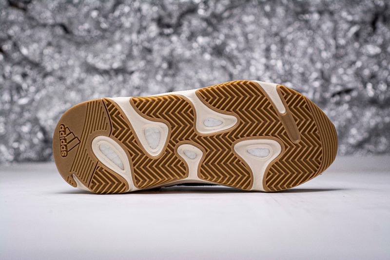 H12 YEEZY 700 RUNNER “MAGNET”