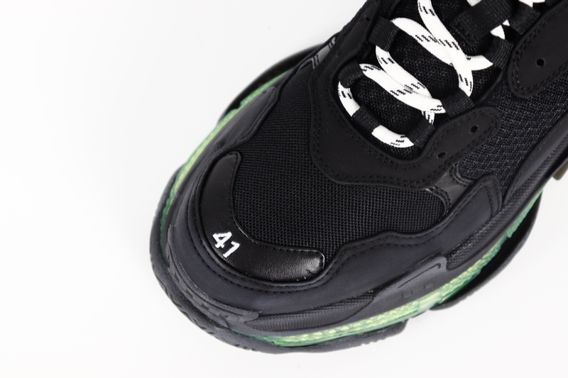 BALENCIAGA TRIPLE S SNEAKER BLACK GREEN
