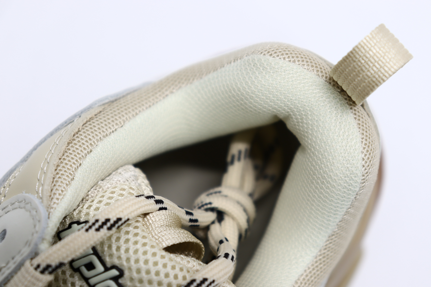 Balenciaga Triple S -Champagne