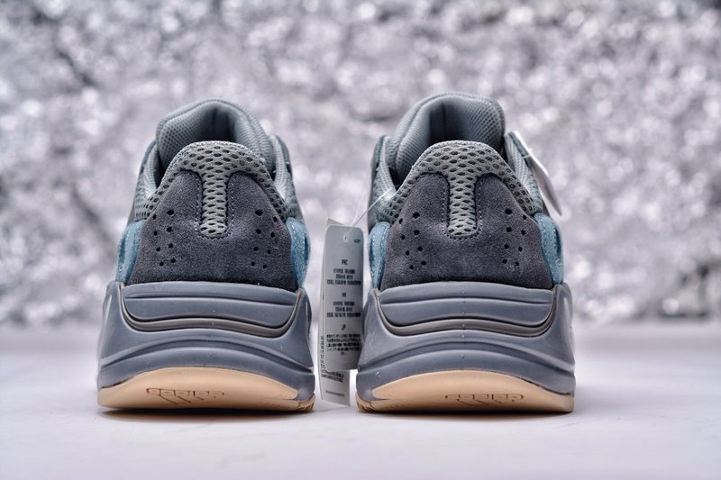 YEEZY 700 RUNNER “TEAL BLUE”