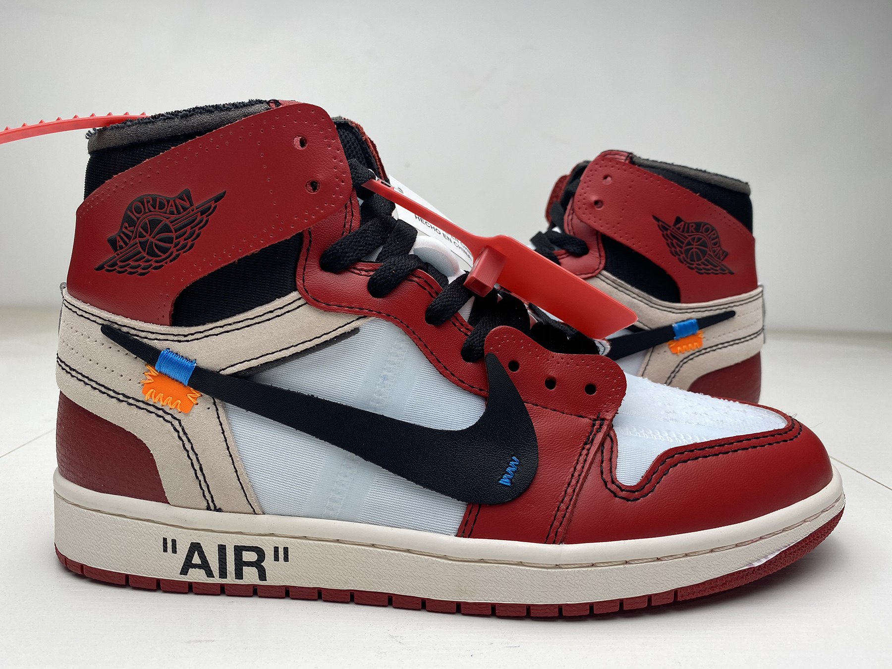 OFF-WHITE x AIR JORDAN 1 CHICAGO