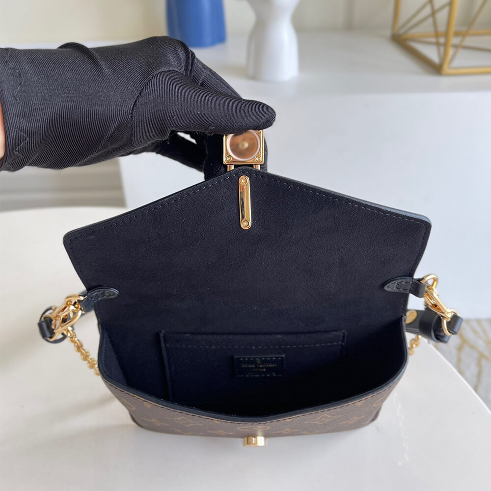 Louis Vuitton PADLOCK ON STRAP