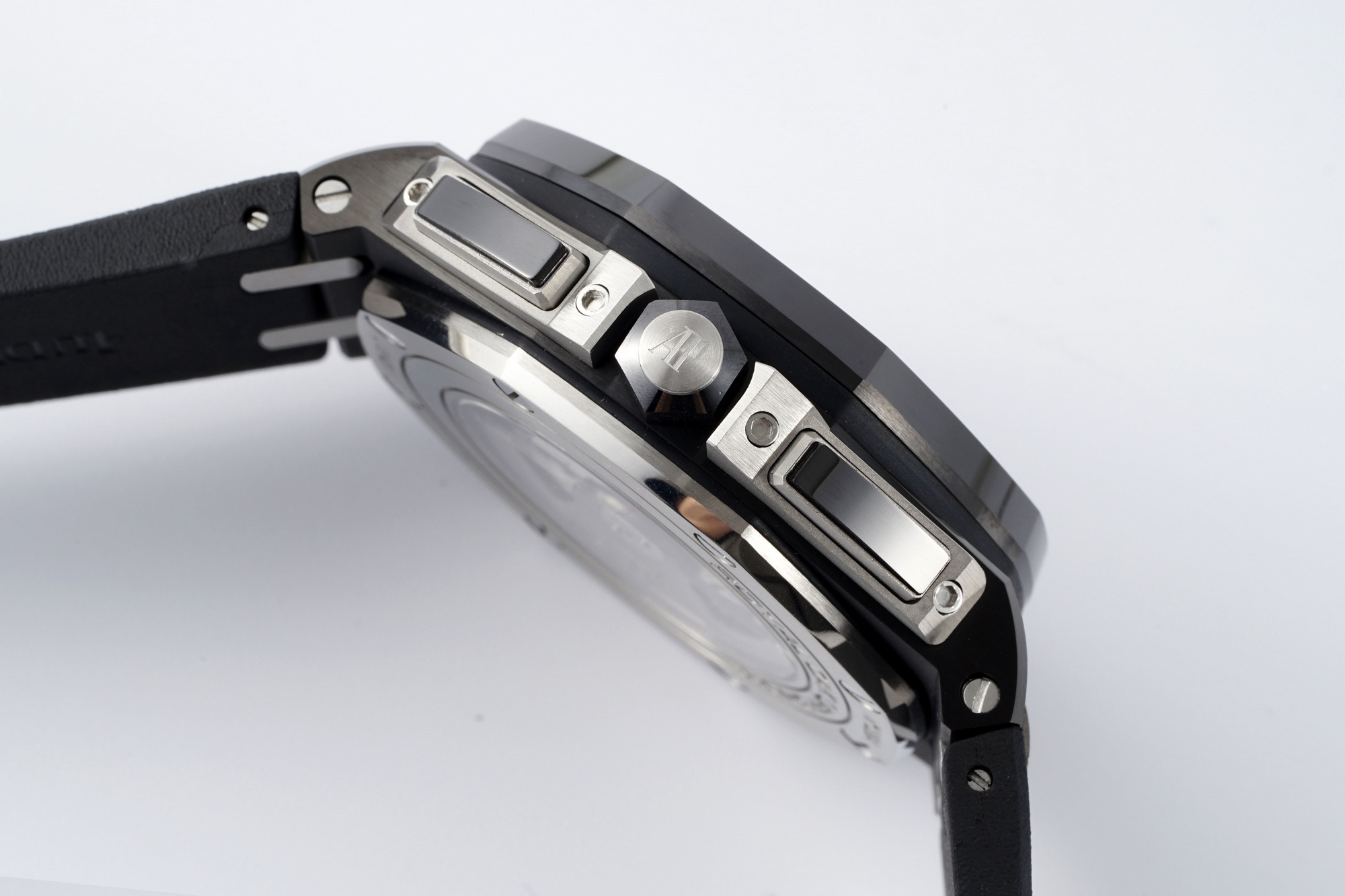 Royal Oak Offshore 44 mm, Black Ref. 26405CE.OO.A002CA.02