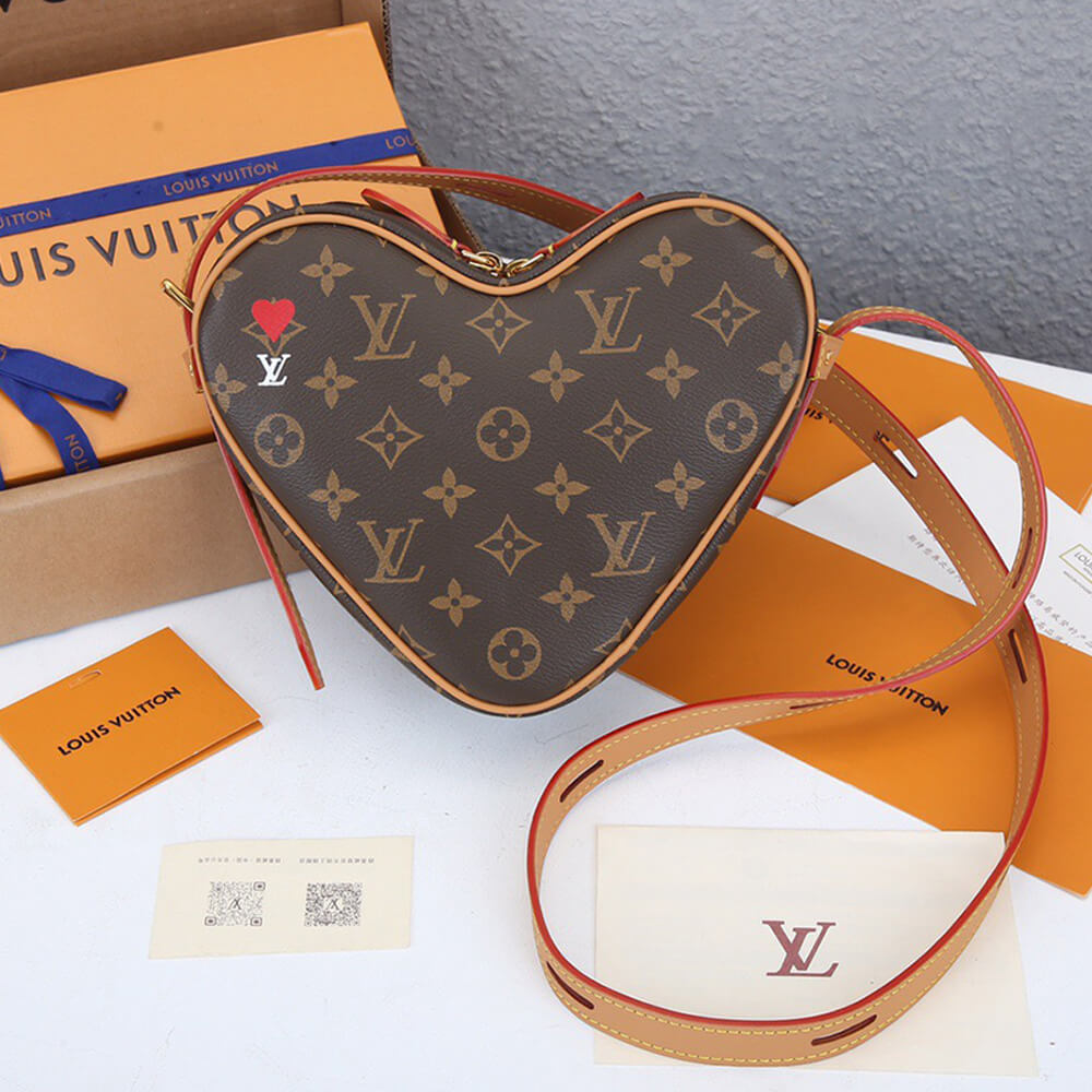 Louis Vuitton Game On Coeur