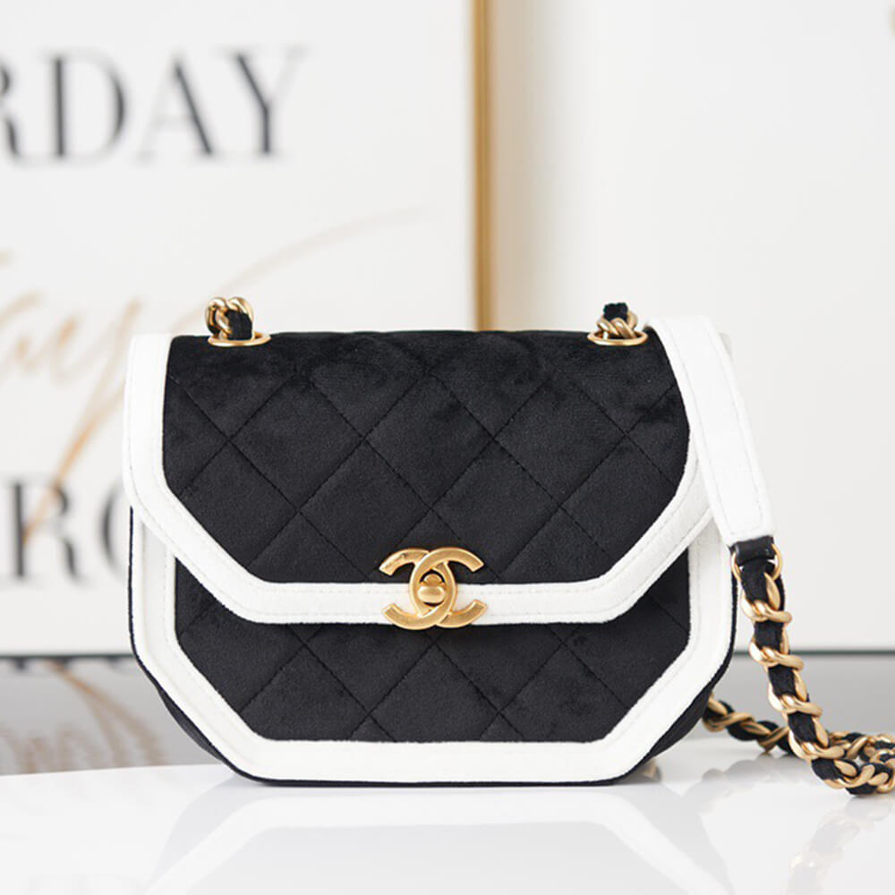 Chanel MINI FLAP BAG