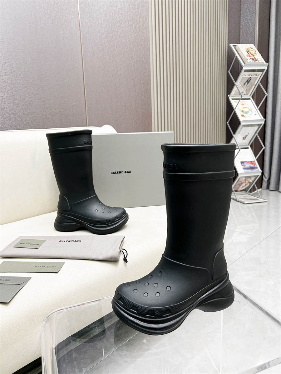 Balenciaga Crocs co-branded cave rain boots