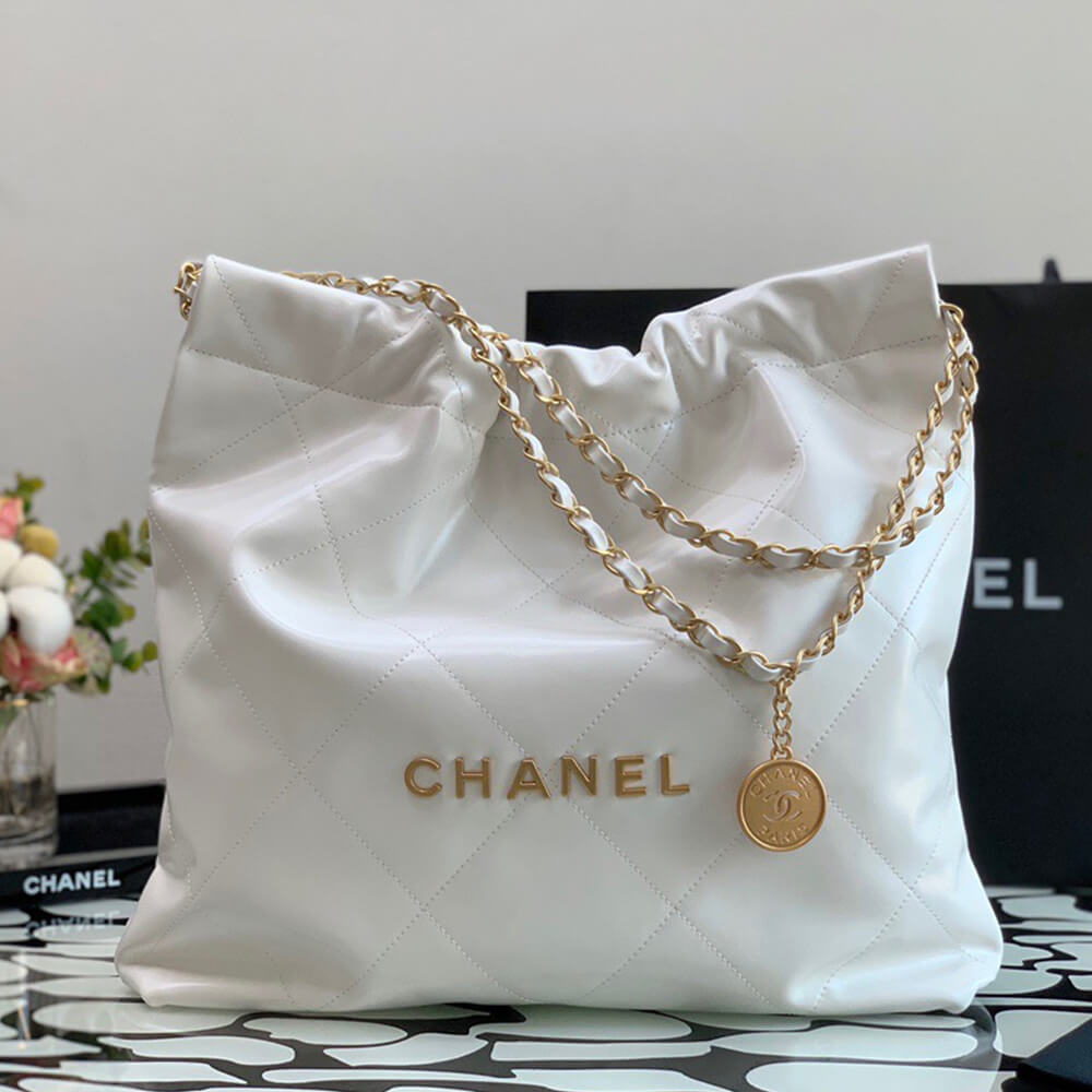 Chanel 22 SMALL HANDBAG