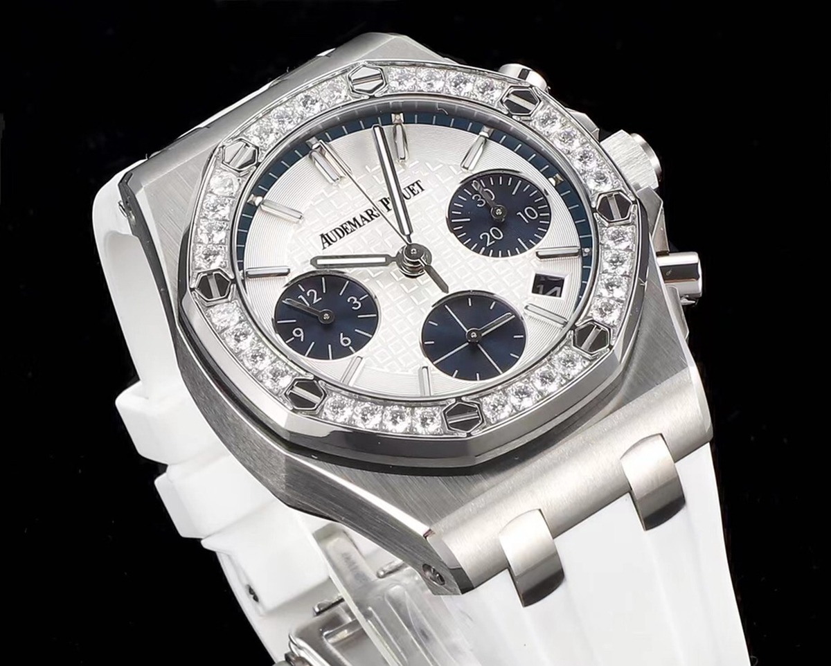 Royal Oak Offshore Chronograph 37 mm, White Ref. 26231ST.ZZ.D010CA.01