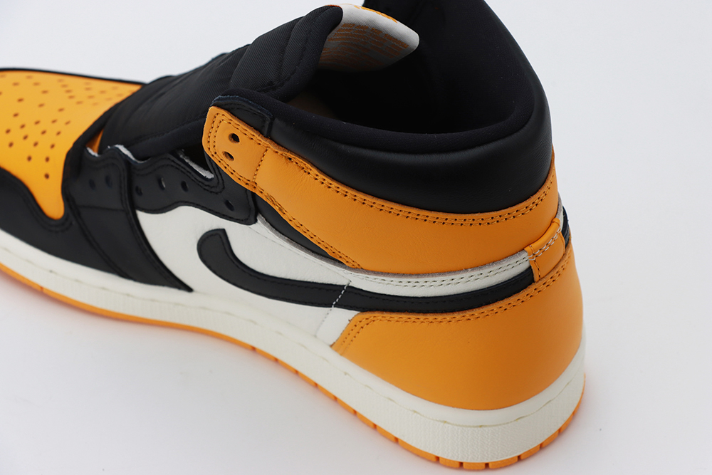 AIR JORDAN 1 RETRO HIGH OG ‘YELLOW TOE’