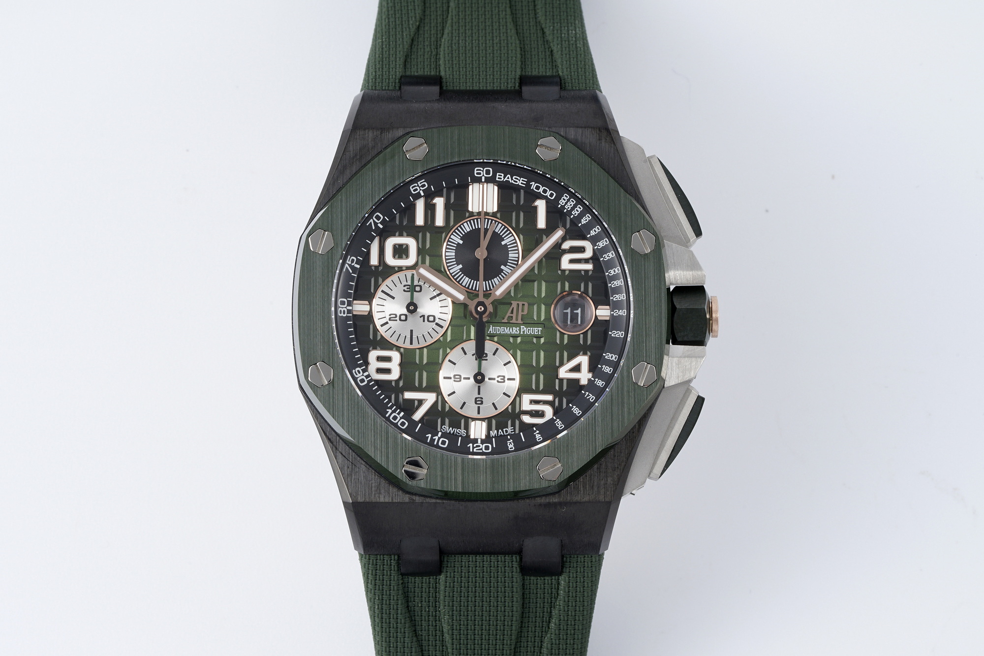 Royal Oak Offshore 44 mm, Green Ref. 26405CE.OO.A056CA.01