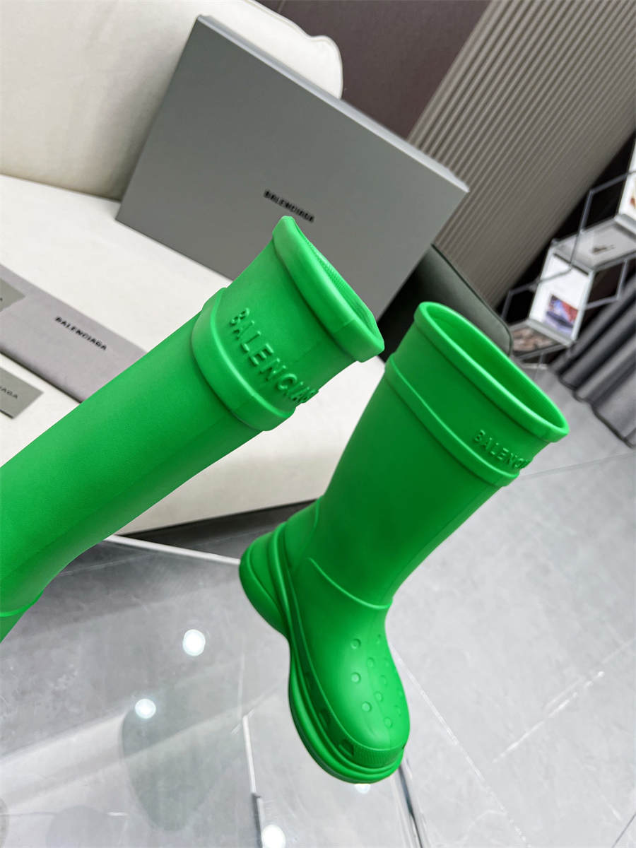 Balenciaga Crocs co-branded cave rain boots