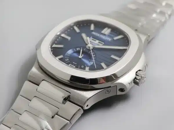 Nautilus 5726/1A-014 Annual Calendar, Moon phases 40.5 mm,Steel