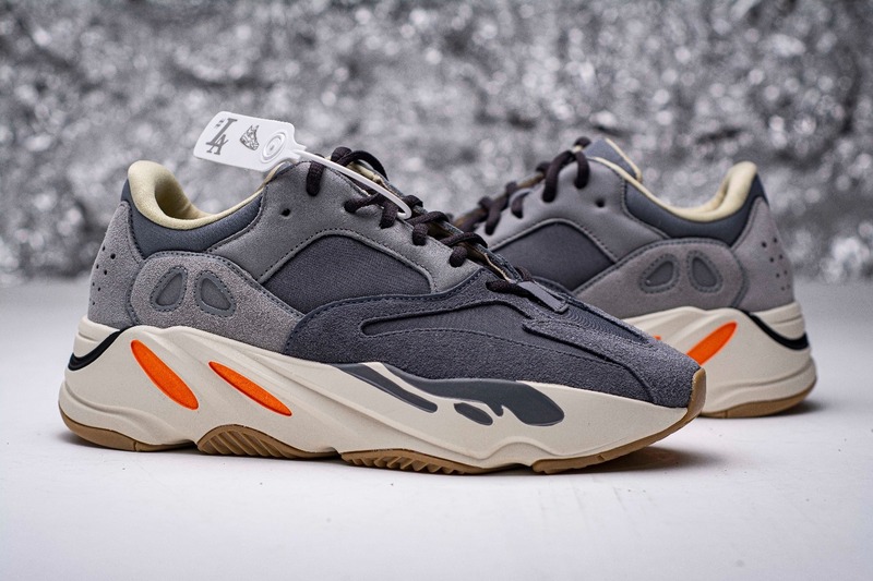 H12 YEEZY 700 RUNNER “MAGNET”
