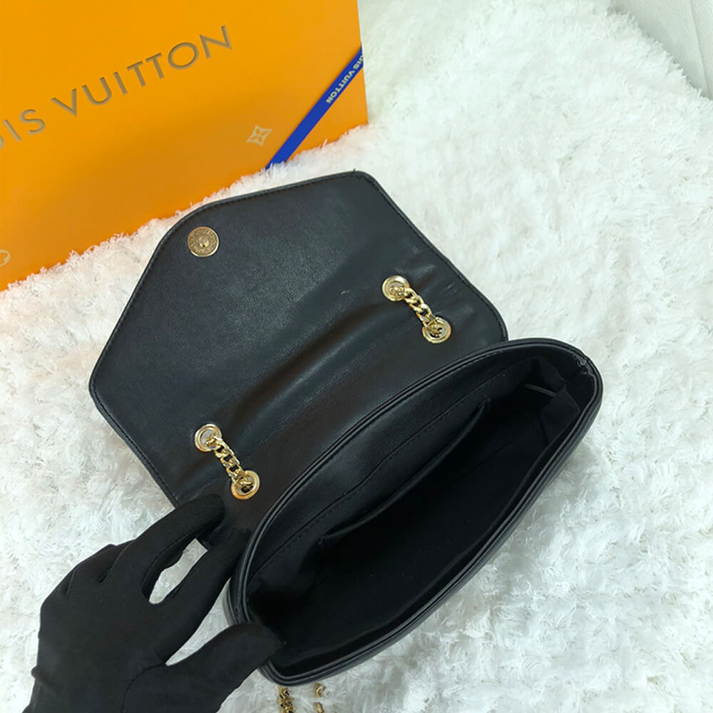 Louis Vuitton NEW WAVE CHAIN BAG