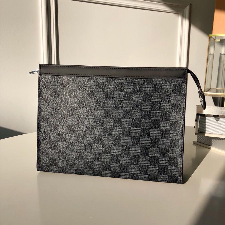 Louis Vuitton Men Pochette Voyage MM Damier Graphite Canvas N41696