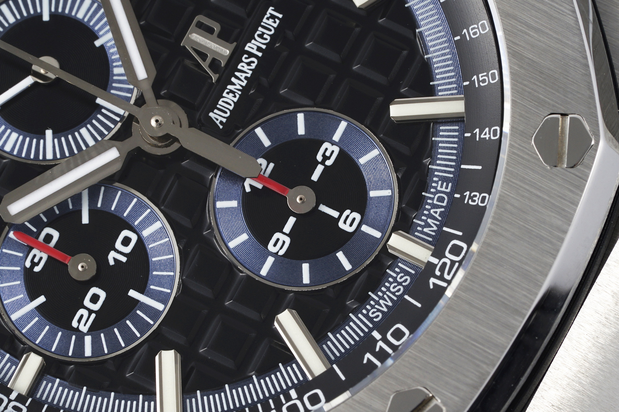 Royal Oak Offshore 44 mm, Black Ref. 26412PT.OO.A002CR.01