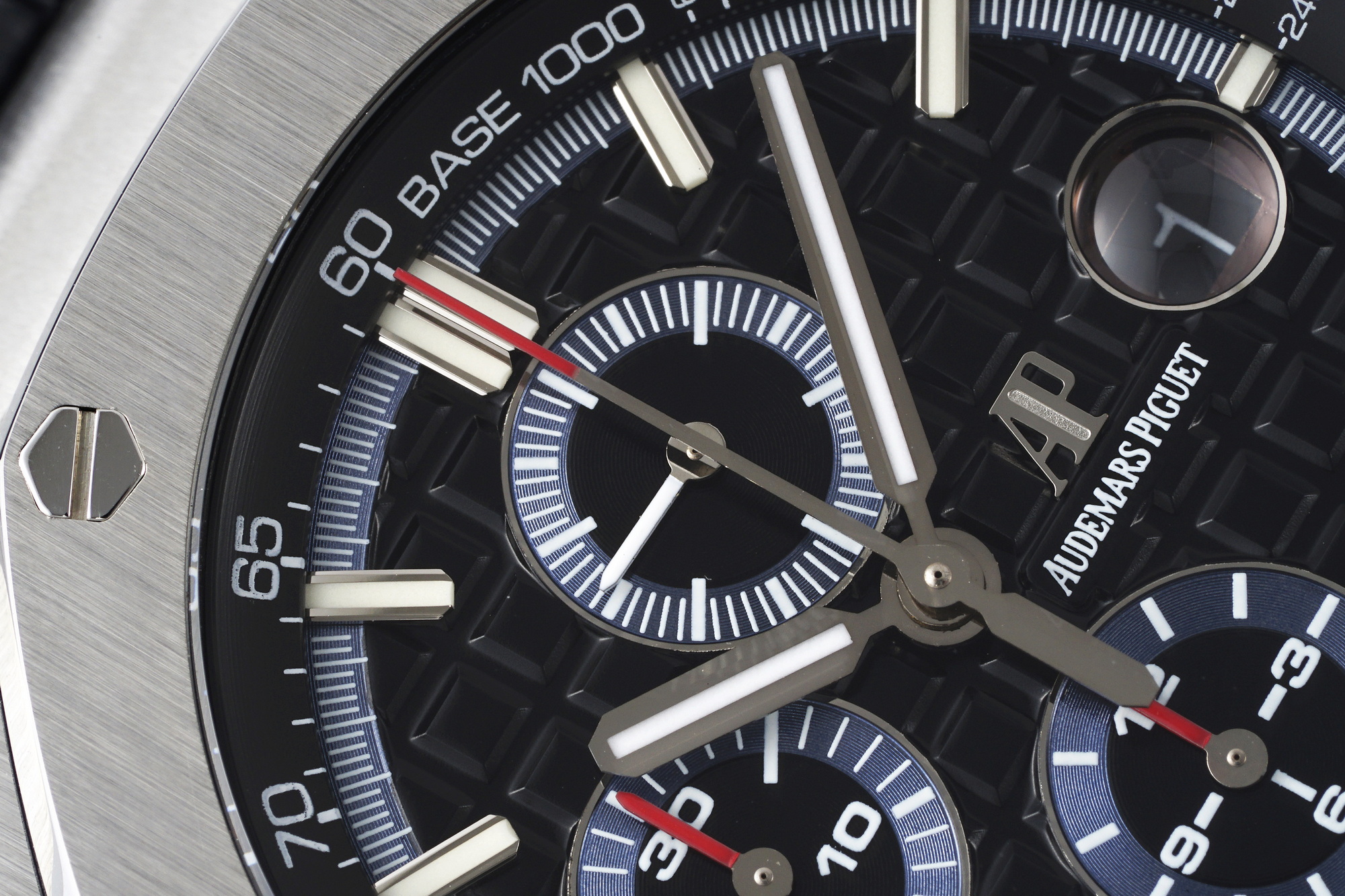 Royal Oak Offshore 44 mm, Black Ref. 26412PT.OO.A002CR.01