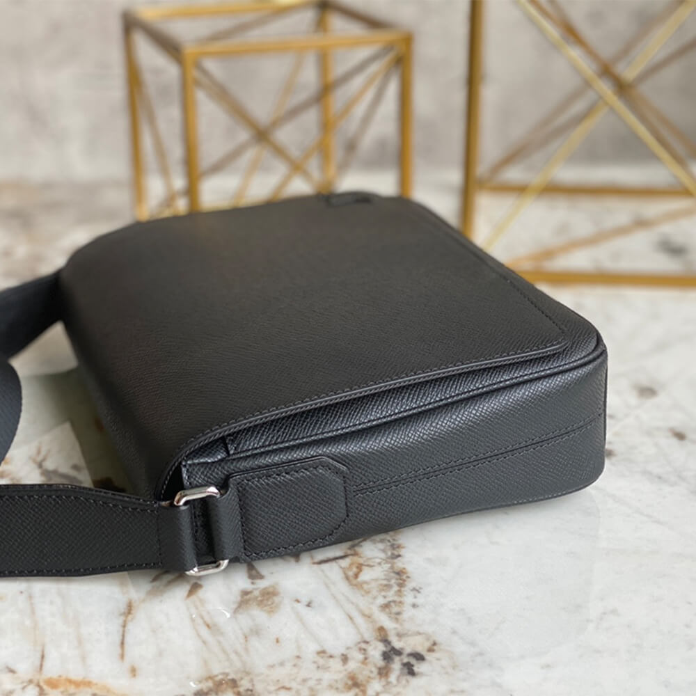 Louis Vuitton DISTRICT PM