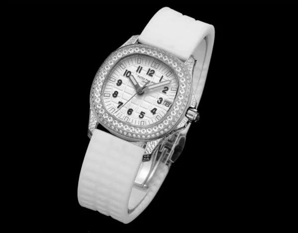 Aquanaut 5269/200R Luce Travel Time 38.8 mm,White Gold