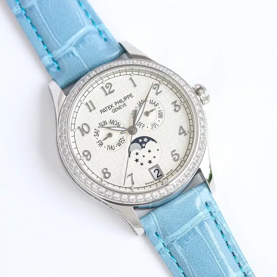 Complications 4947R ANNUAL CALENDAR, MOON PHASES.  38 mm,Steel,