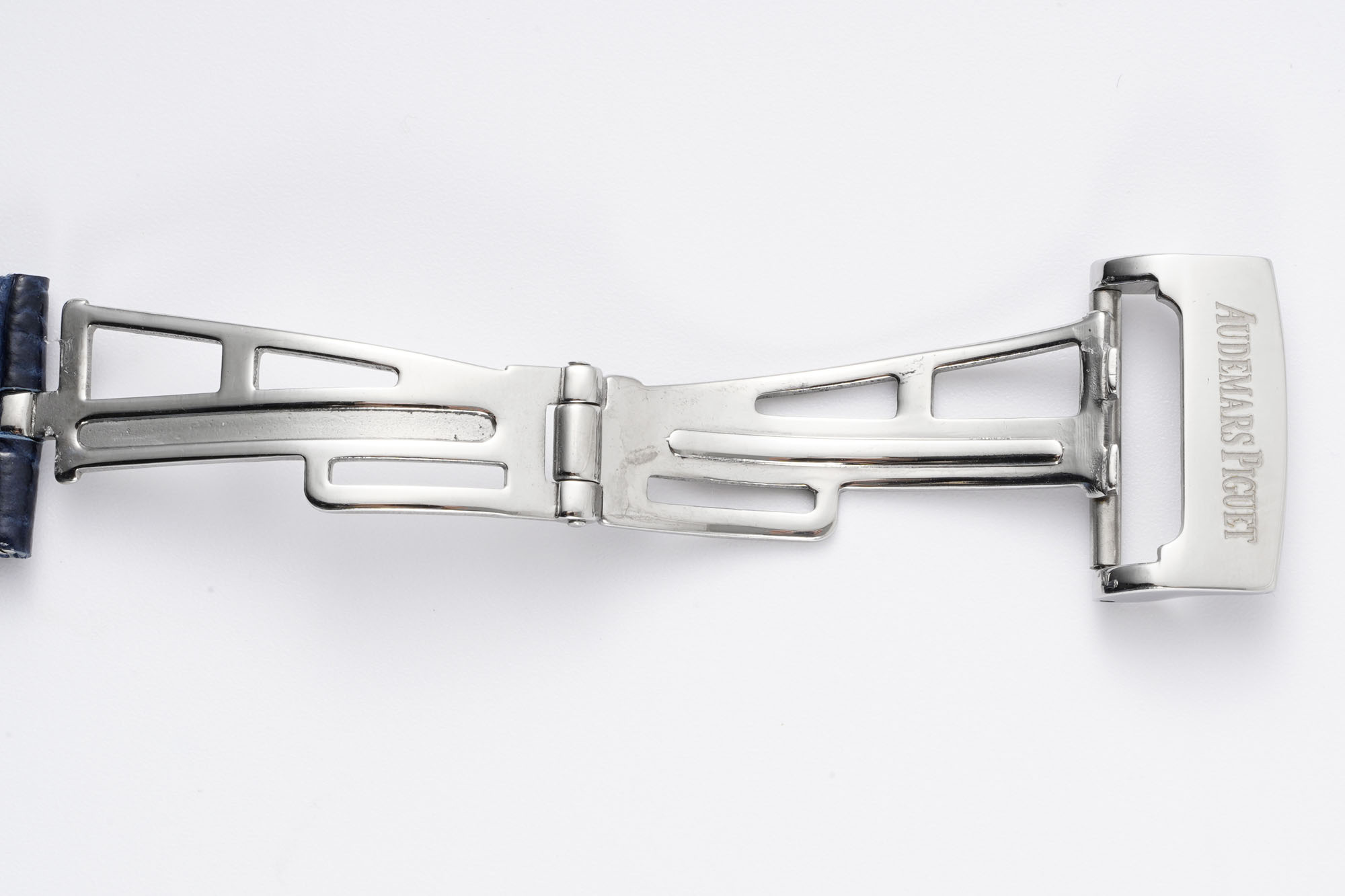 Royal Oak Offshore 42 mm, White Ref. 26170ST.OO.D305CR.01