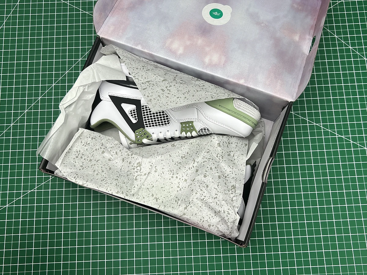 Air Jordan 4 Retro ‘Seafoam’ Reps