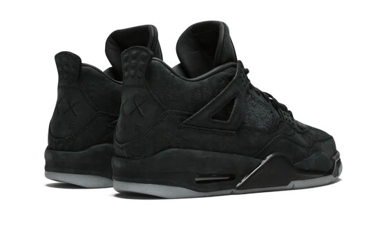 Air Jordans 4 X KAWS 'Black' 930155-003