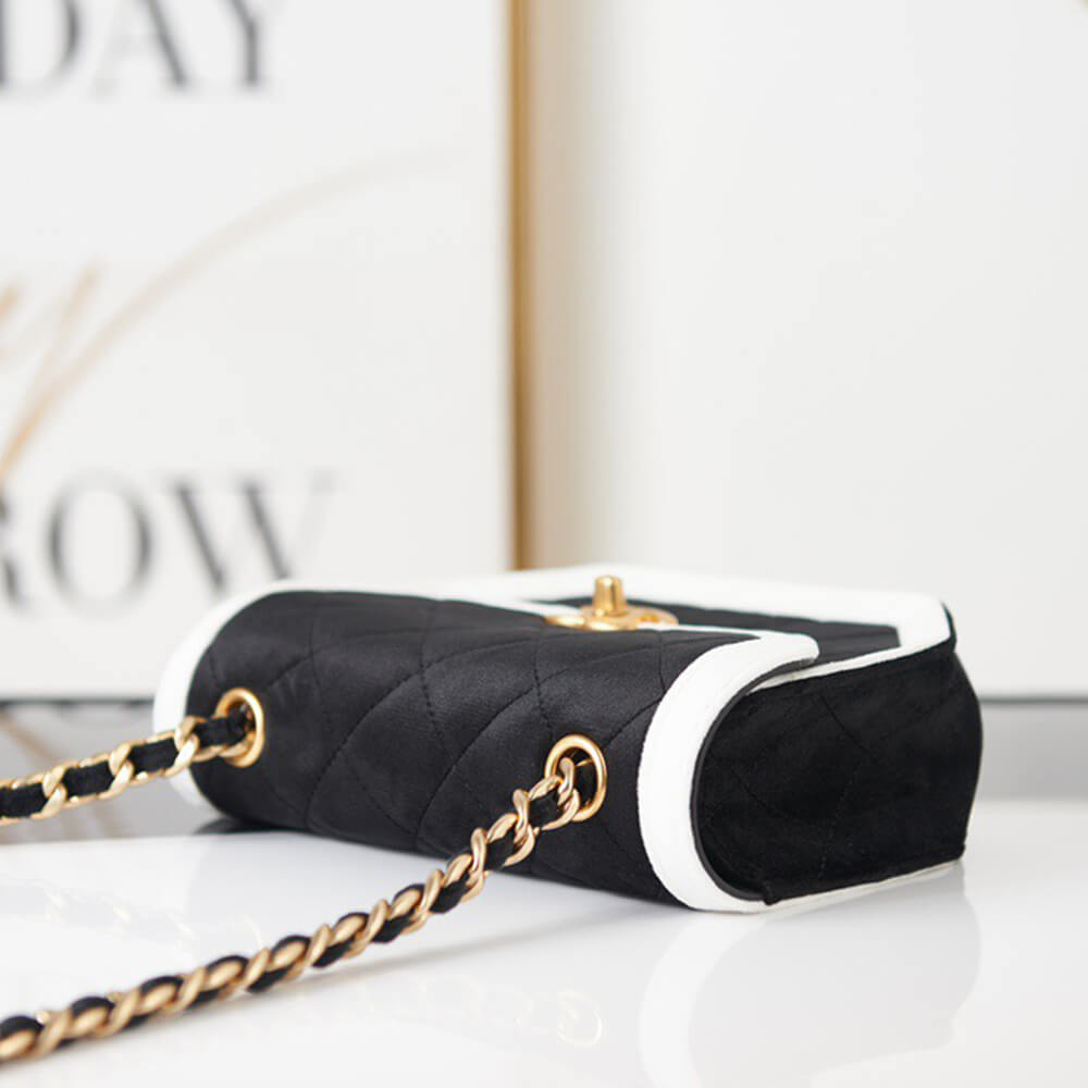 Chanel MINI FLAP BAG