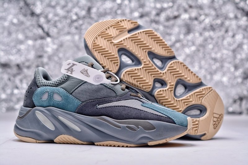 YEEZY 700 RUNNER “TEAL BLUE”
