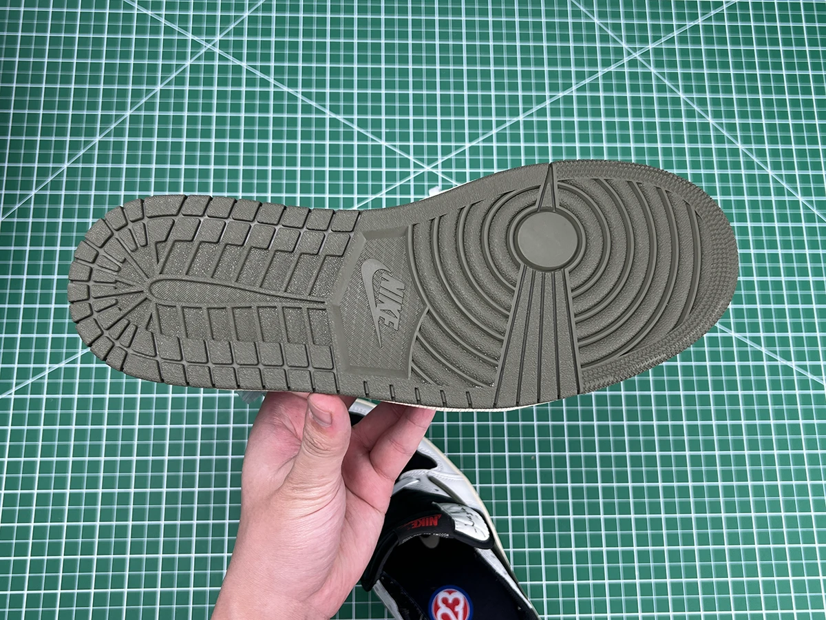 Travis Scott Air Jordan 1 Low OG “Olive” Quality Reps