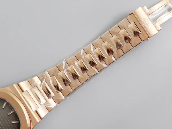 Nautilus 5711/1R-001  40 mm, Rose Gold