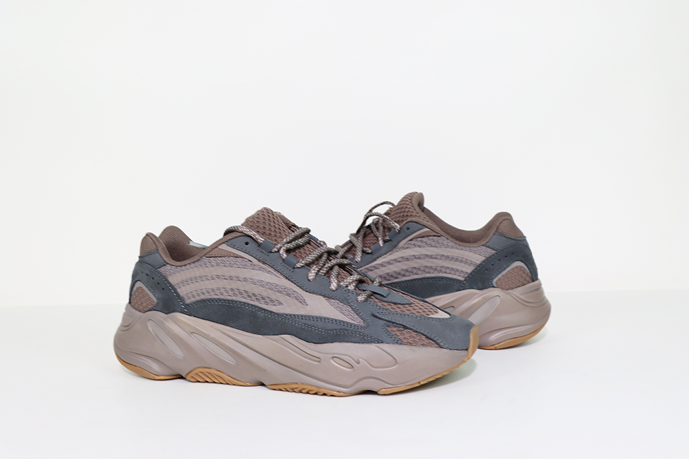 Yeezy 700 V2 Mauve GZ0724